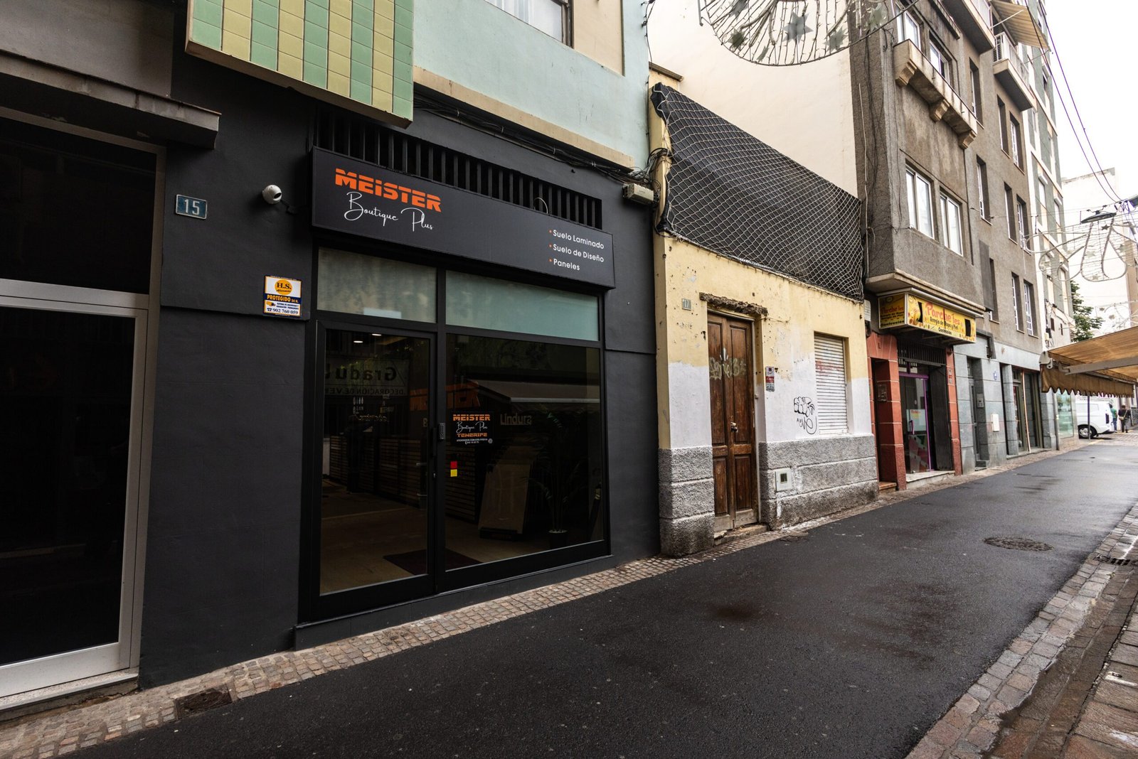 Meister Tenerife: Suelos de Alta Calidad para Hogares y Negocios en Canarias